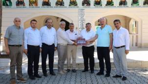 BAŞKAN GÜDER'DEN ZEYNEL ABİDİN TÜRBESİ VAKFINA MUHARREM AYI ZİYARETİ