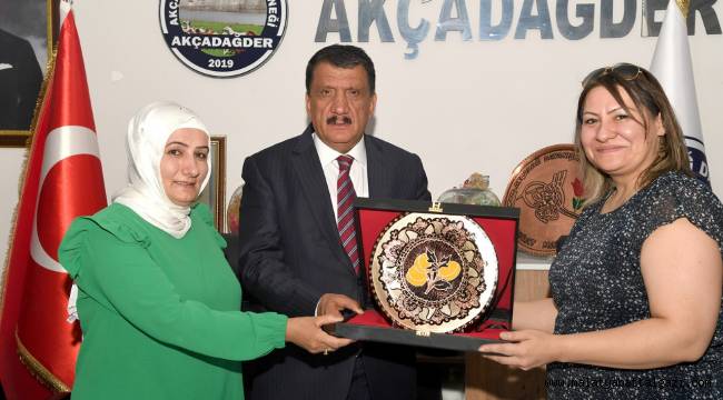 Akçadağ Dayanışma Derneği'ni Ziyaret Eden Başkan Gürkan,  