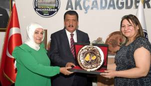 Akçadağ Dayanışma Derneği'ni Ziyaret Eden Başkan Gürkan,  