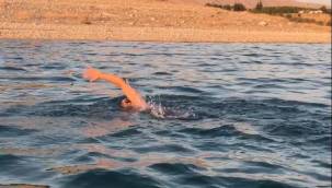 Fırat Nehrin'de Tarihe Atılan Kulaç 