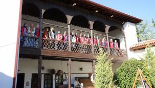 KIZILAY'IN GÖNÜLLÜ ÜYELERİNE BAŞKAN GÜDER'DEN GEZİ TURU JESTİ